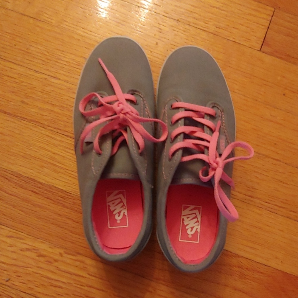 Girls Gray & Pink Vans